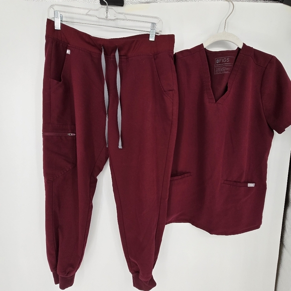 figs Uman Relaxed Jogger Scrub Pants and catarina one pocket top burgandy medium - Picture 12 of 13